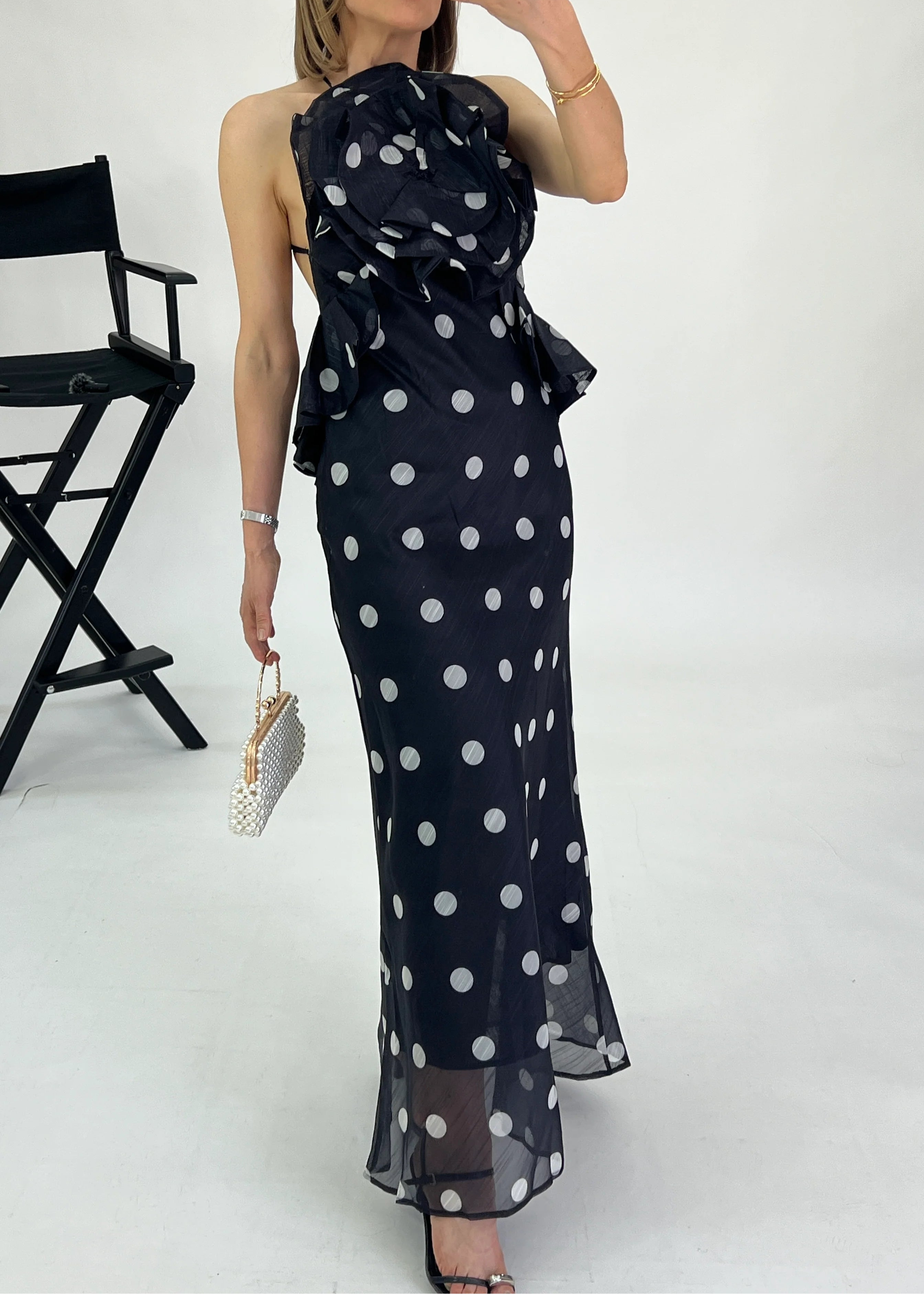 Vestido flor al medio espalda descubierta