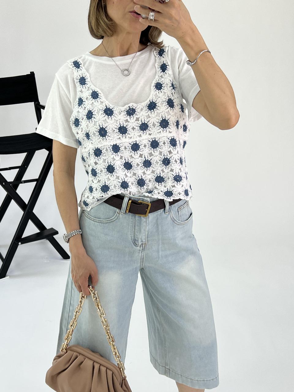 Camiseta y chaleco tejido